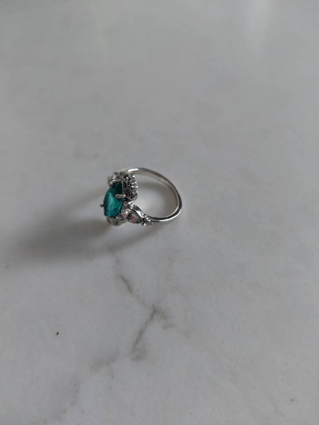 Vintage Marquise Cut Gemstone Ring - photo 3