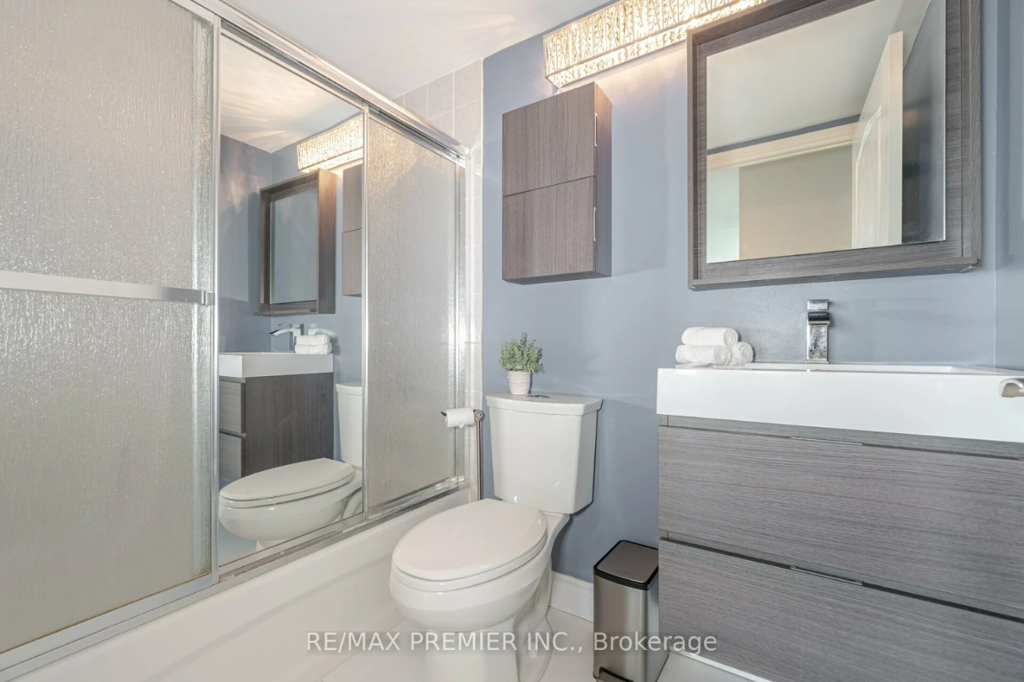 2 bedroom 2 bathroom apartment for rent - photo 4