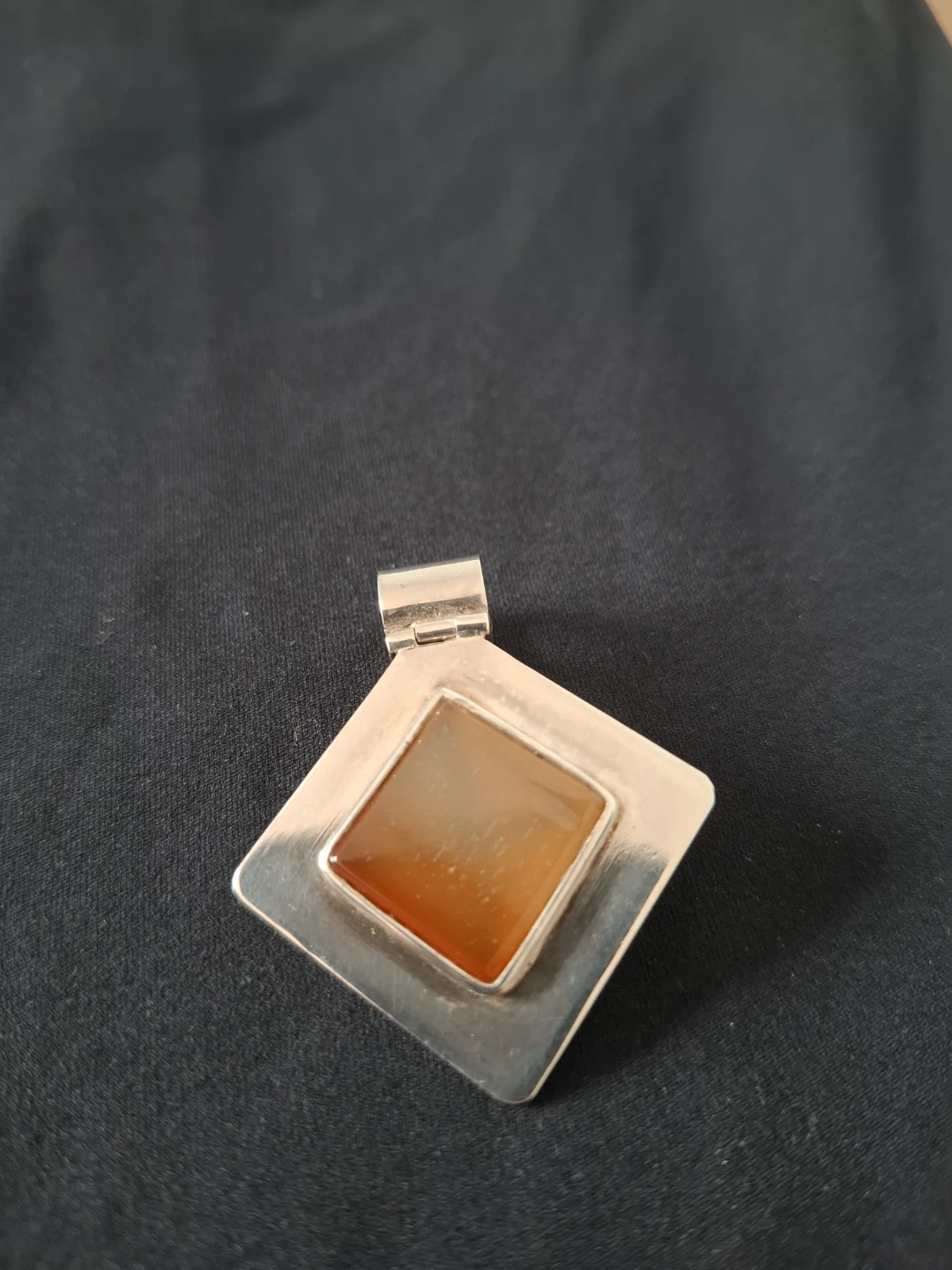 Steel Pendant with pyramidal Agate Stone