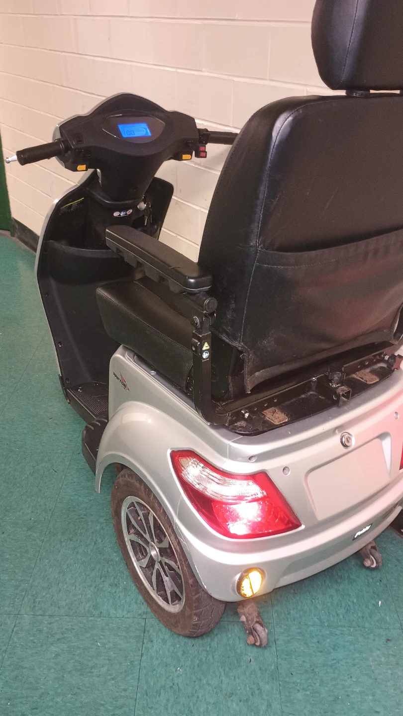 Pride Raptor 3-Wheel Mobility Scooter - photo 3