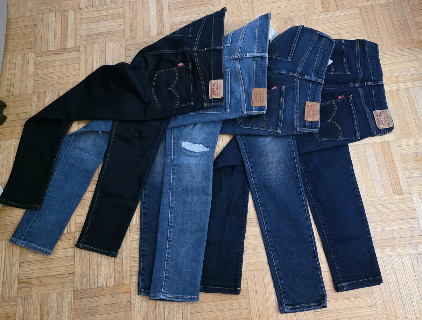 Womens Levi Jeans Size 29