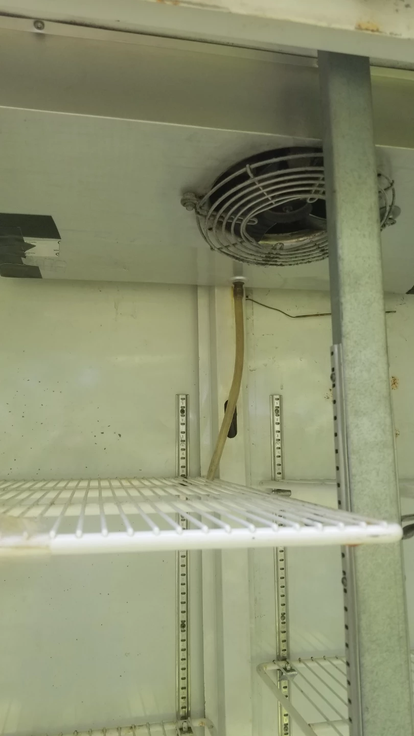 General Refigeration Commercial Display Fridge - photo 5
