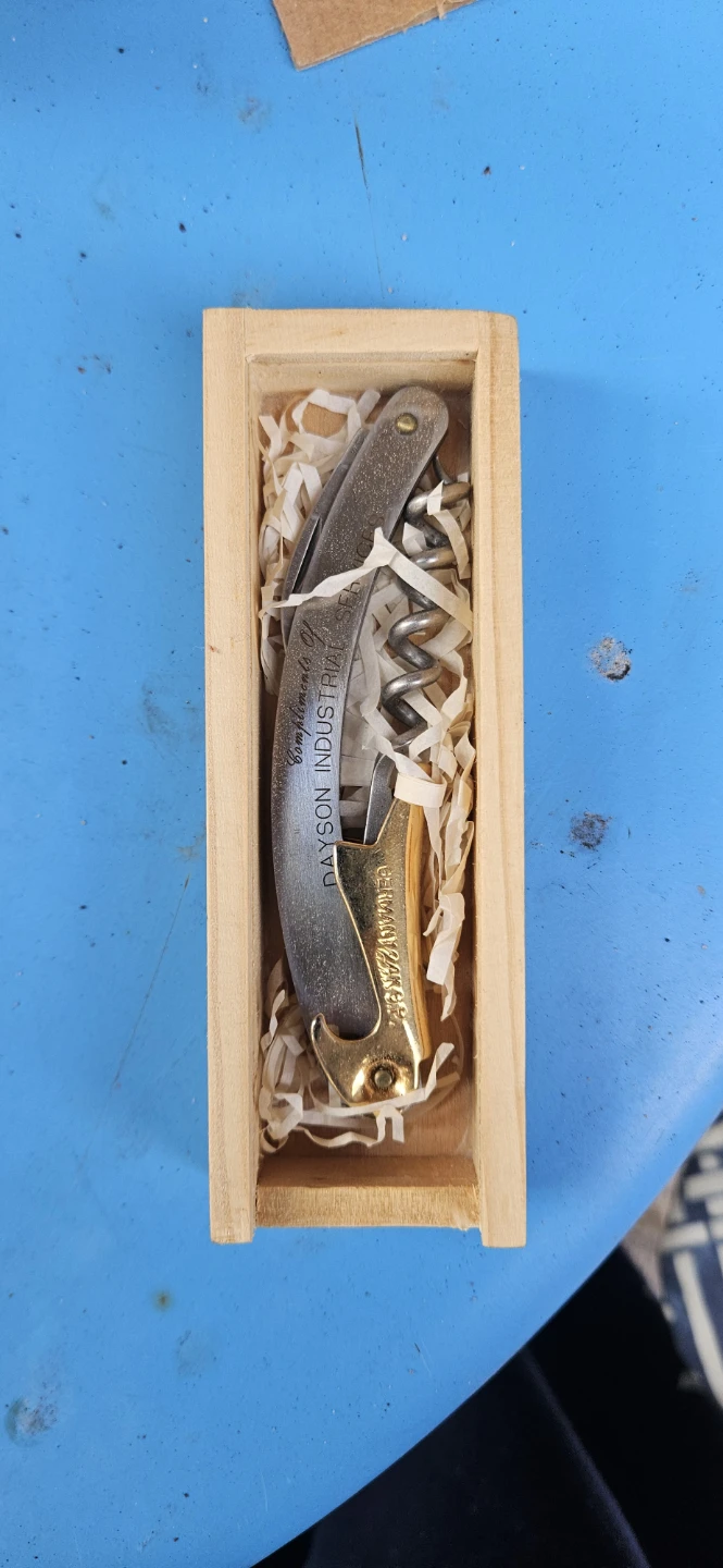 DAYSON INDUSTRIAL Corkscrew Bottle Opener
