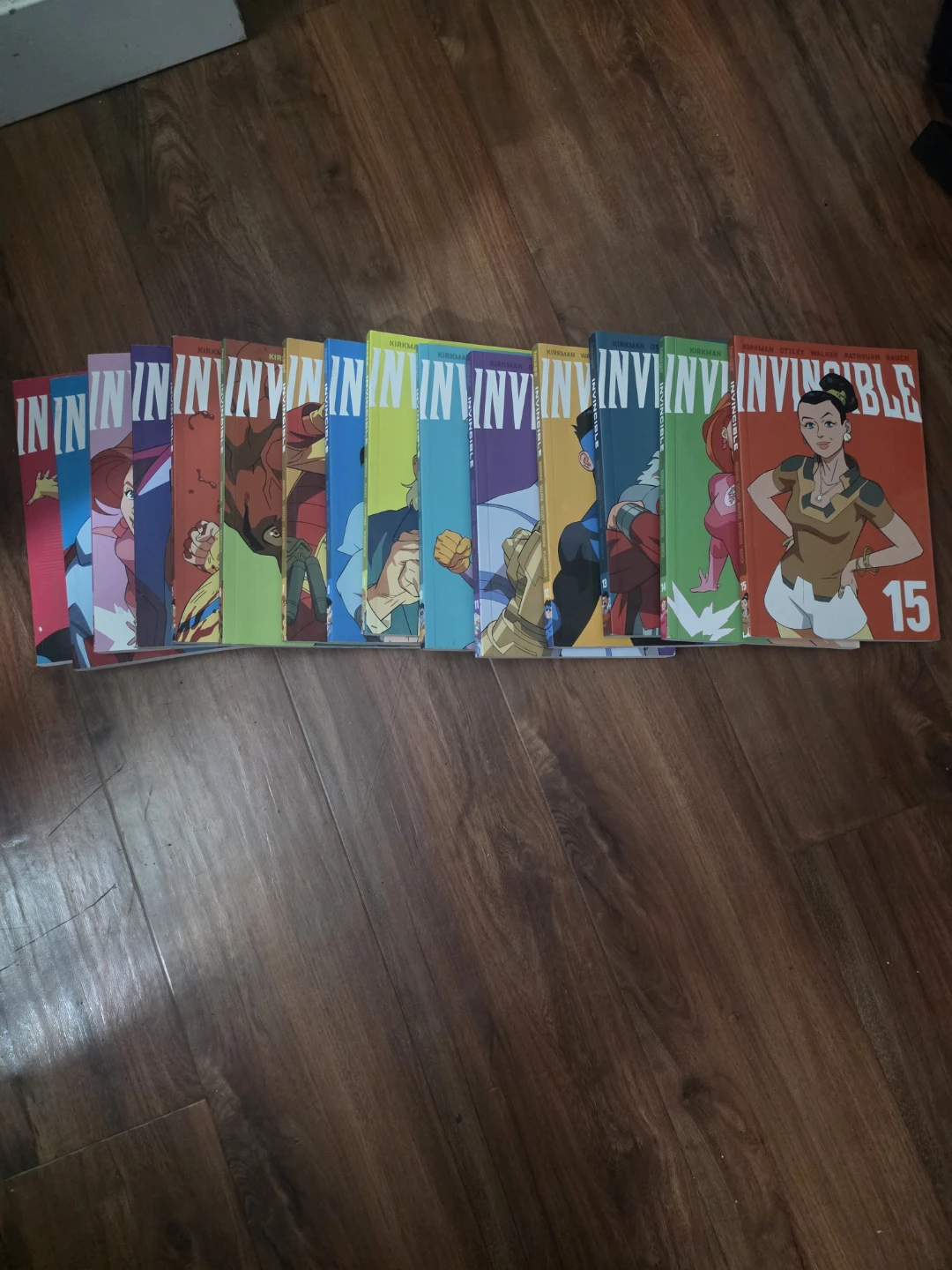 Invincible New Edition Volumes 1-15 - photo 2