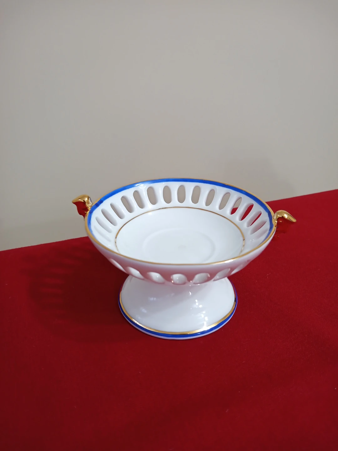 Wellington Castle Royal Class Porcelain Trinket Dish
