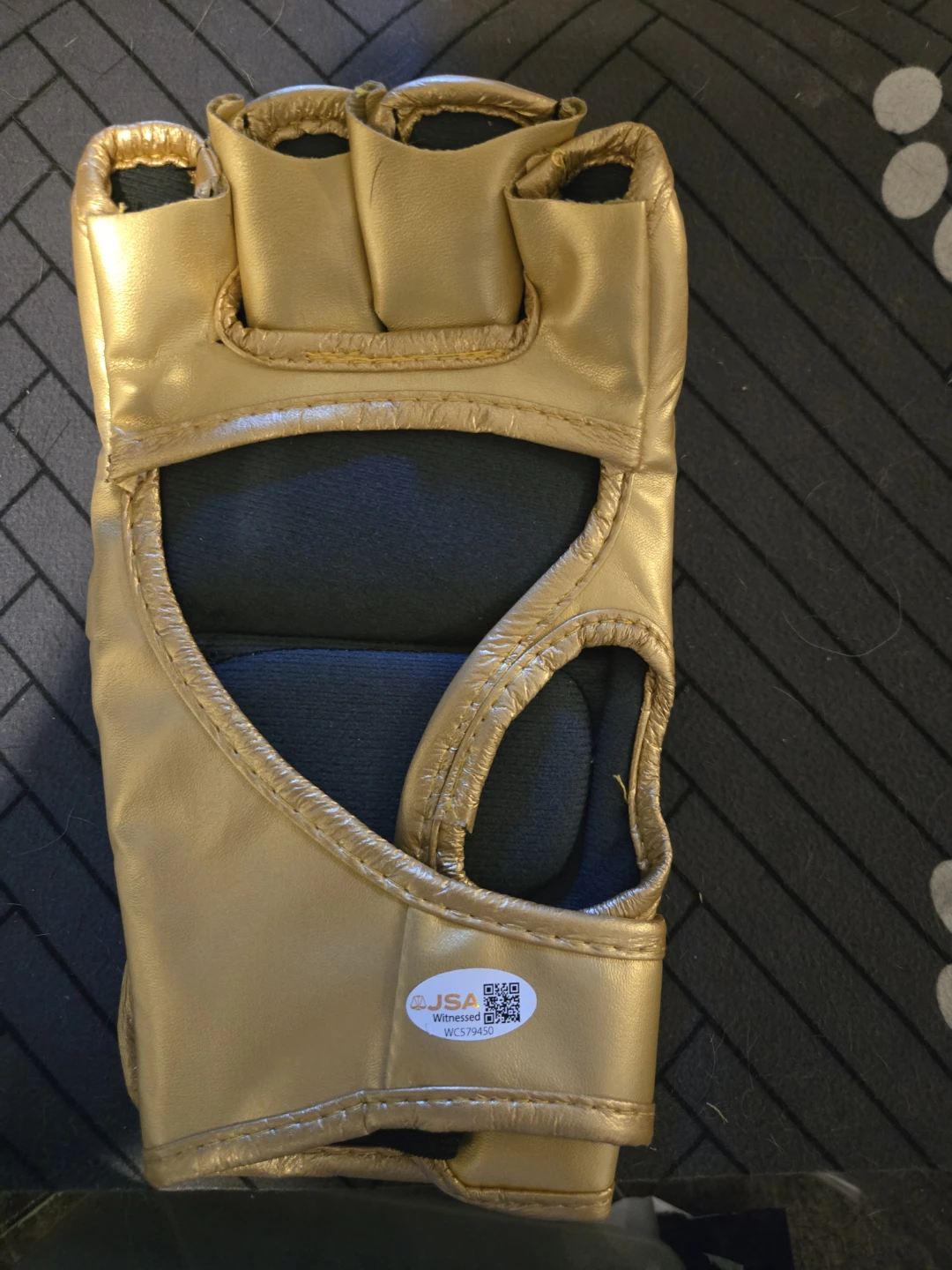 UFC Fight Glove Gold - Size L Joe Pyfer - photo 2