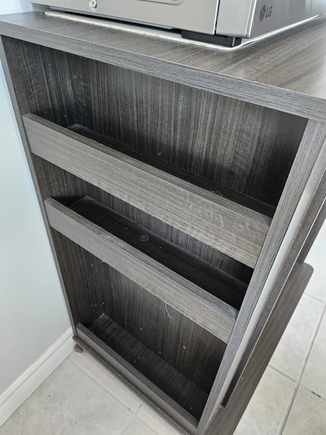 Rolling microwave table/stand - photo 3