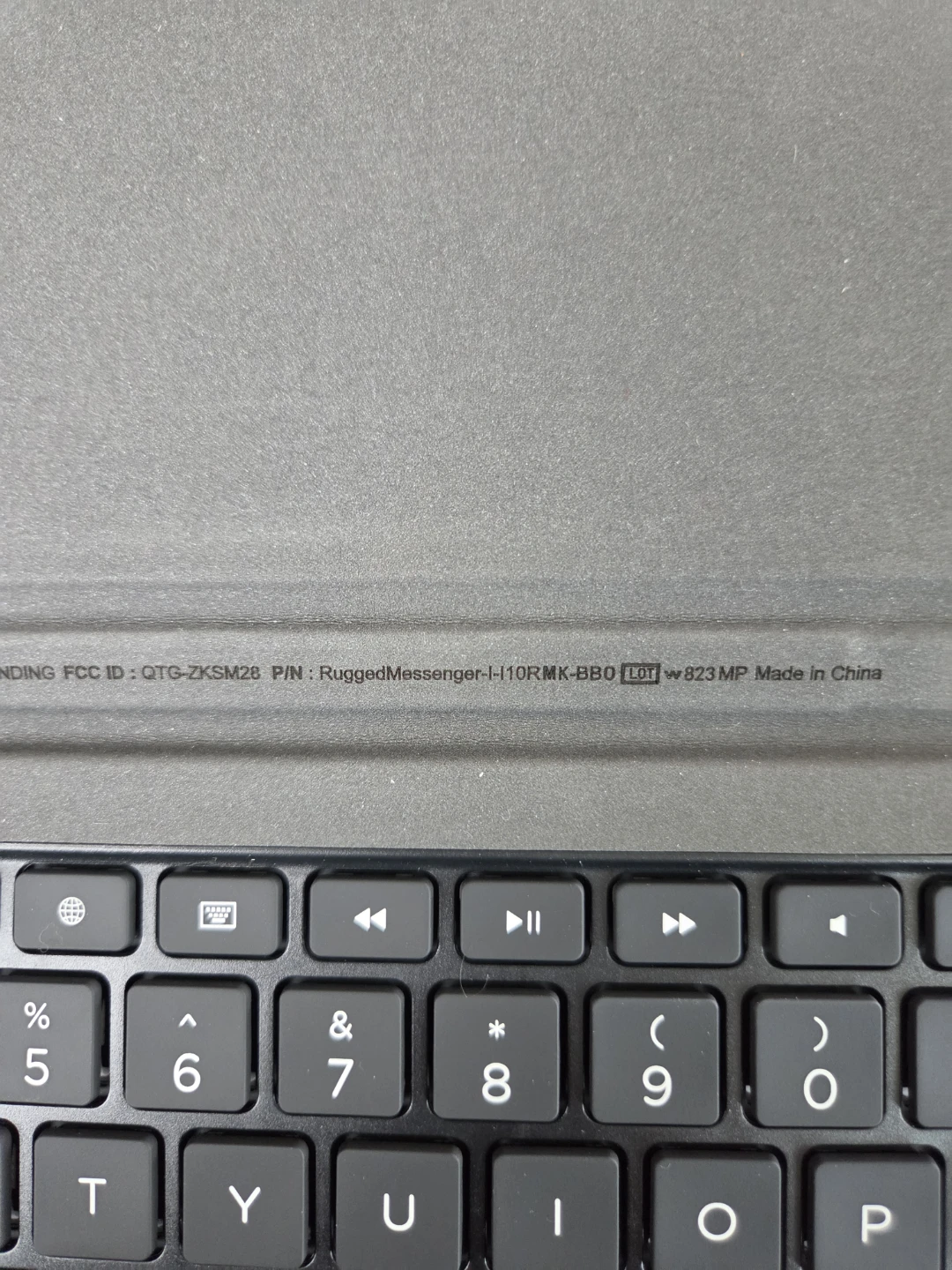 Zagg GTG-ZKSM28 Keyboard Case for Ipad Air 2 - photo 4
