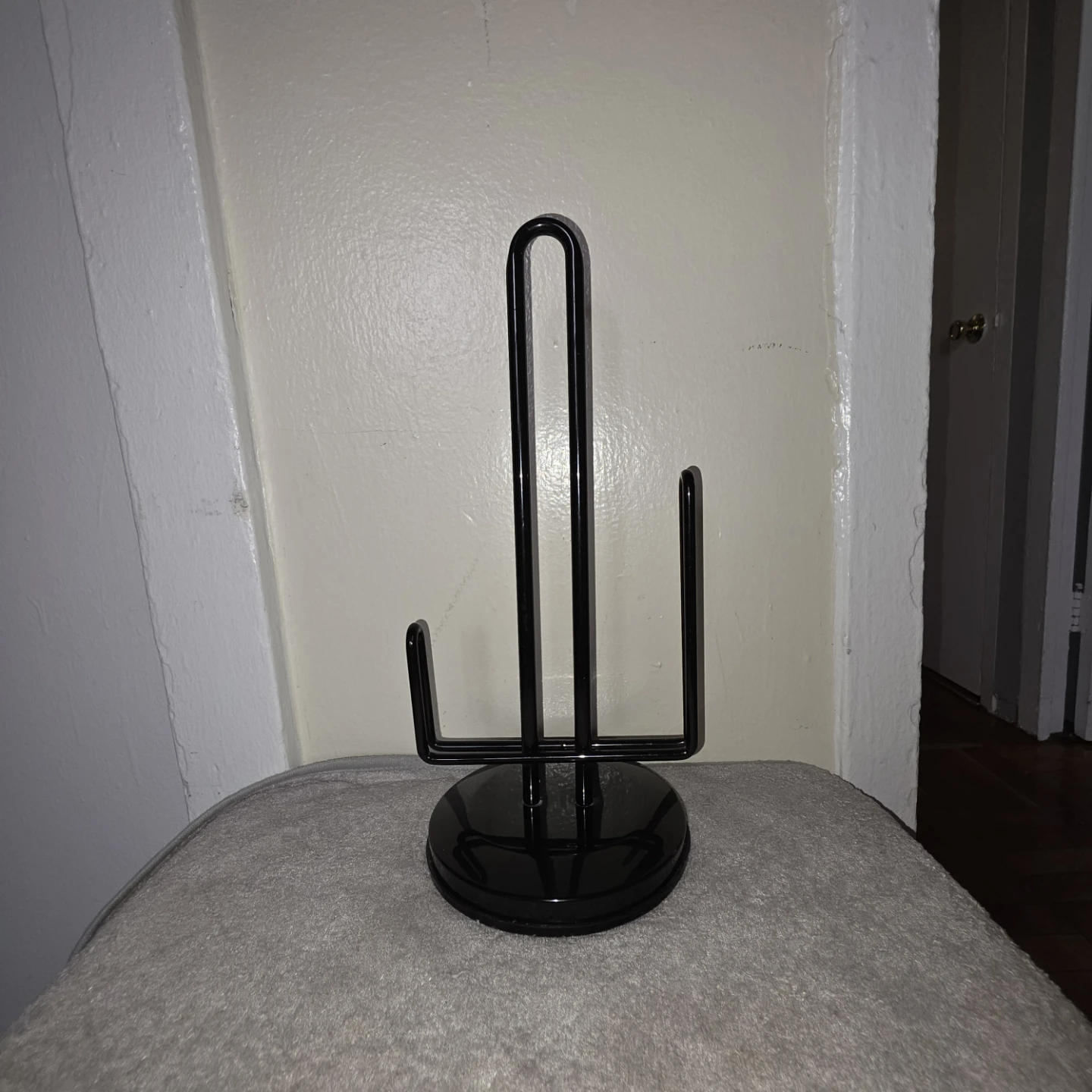 Black Metal Paper Towel Roll Holder