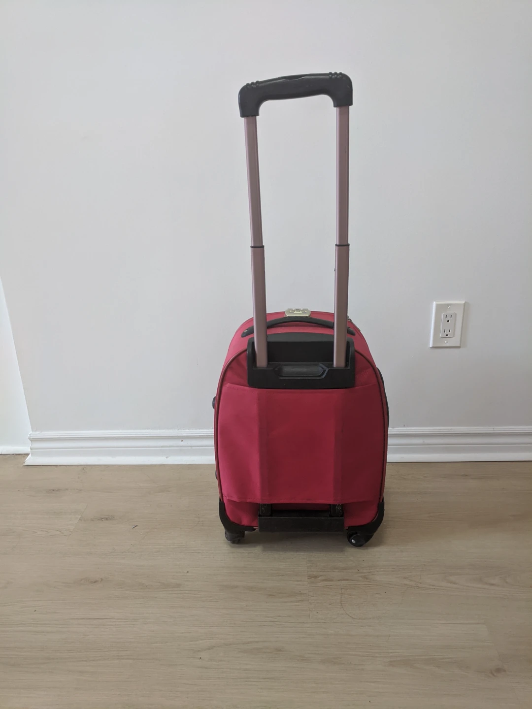 Carry-on Rolling Suitcase - photo 3