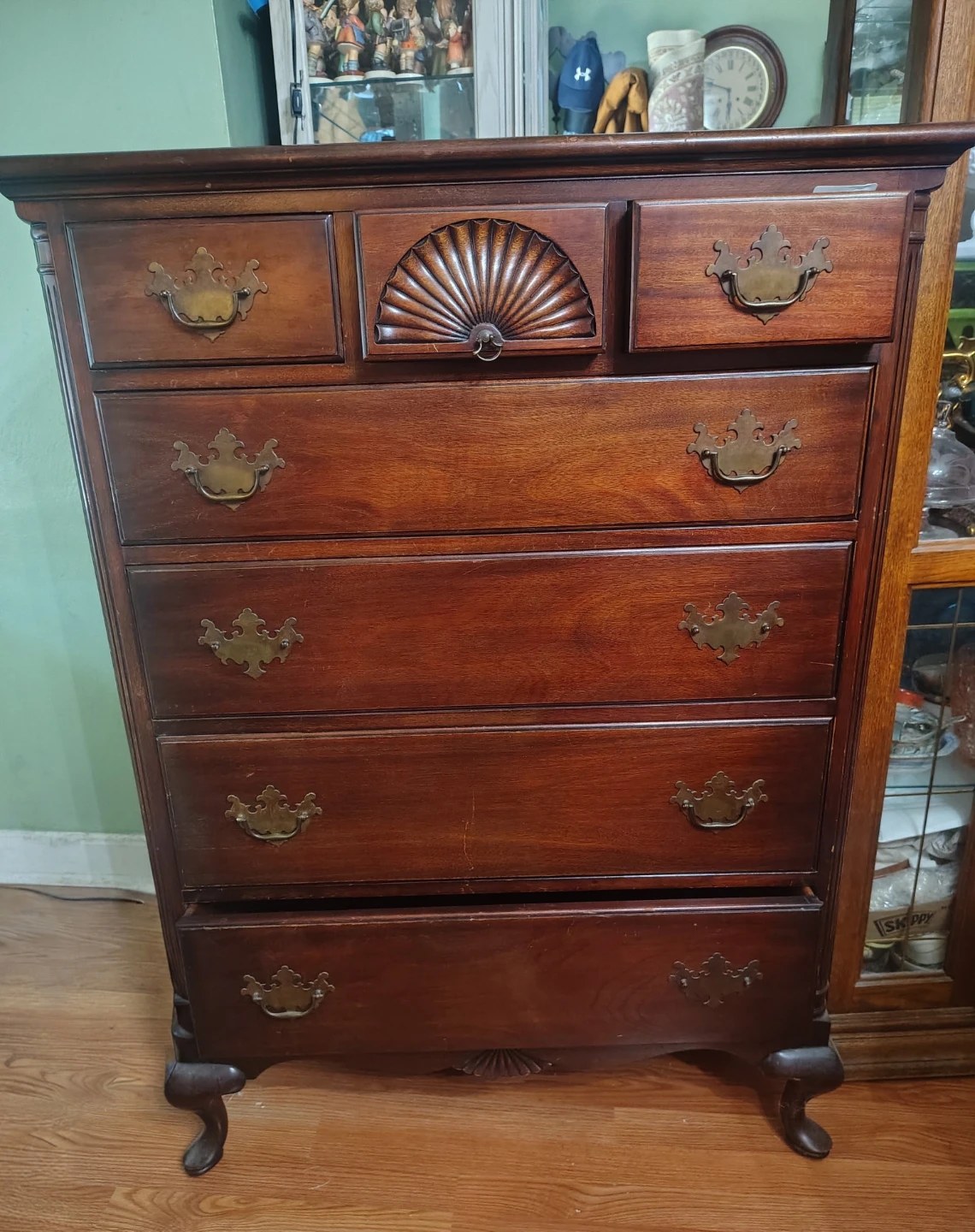SOLID WOOD 7 DRAWER DRESSER