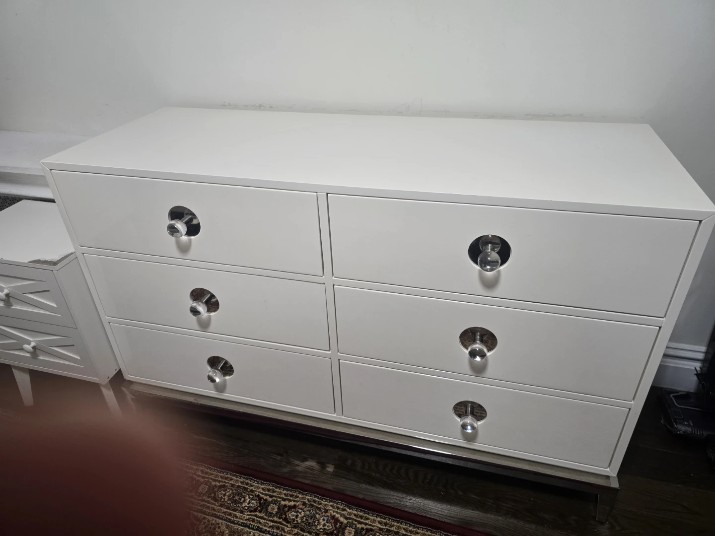White 6 Drawer Dresser with Glass Knobs - photo 4