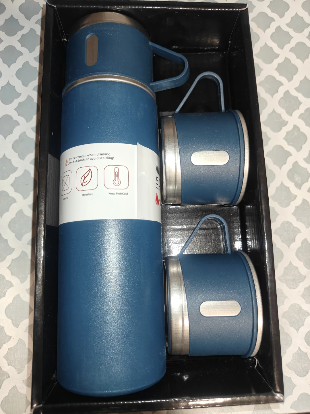 Vacuum Flask Set with Two Cups - photo 2