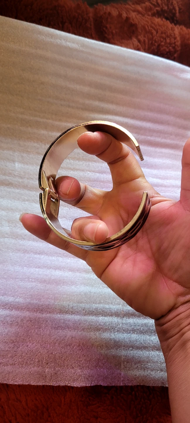 Gold Tone hinged Bangle Bracelet with Navy Enamel Chain Design - photo 5