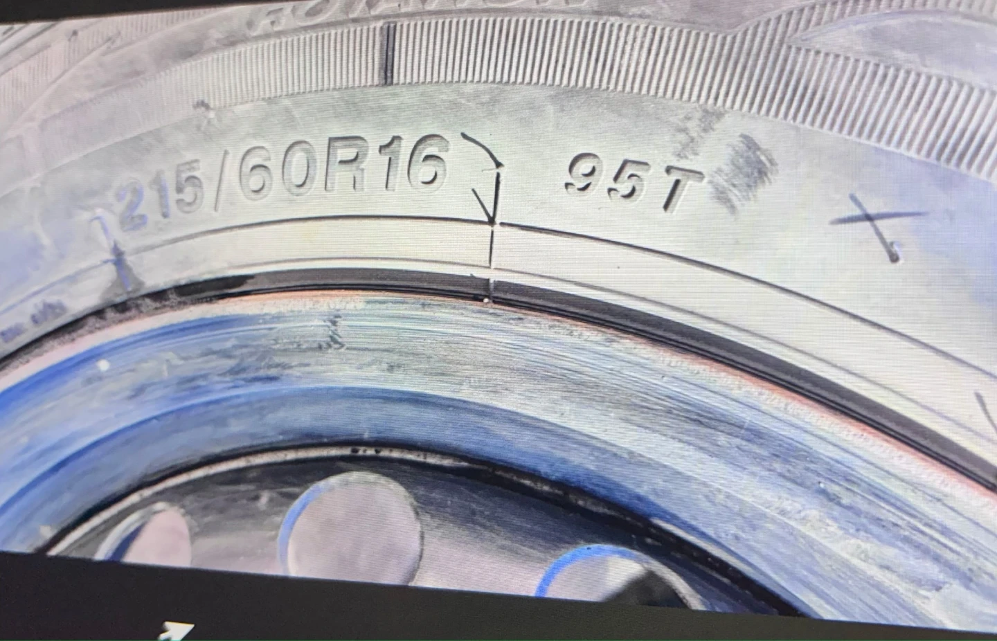 Set of 4 Tires 215/60R16 - photo 2
