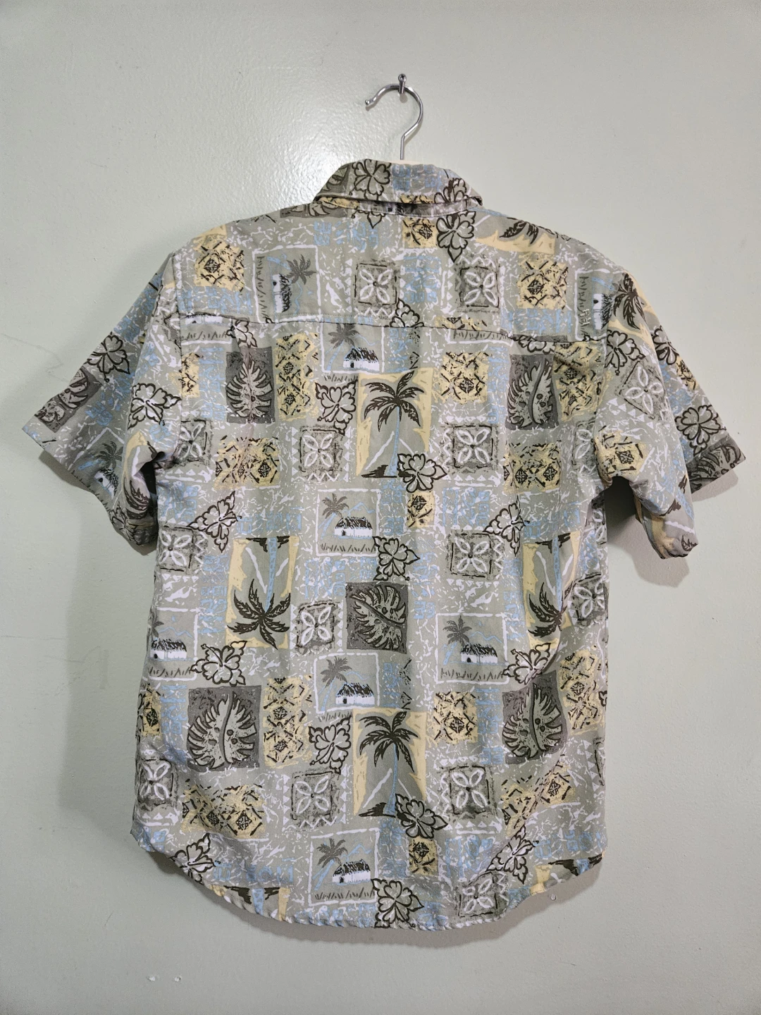 Collared Green Hawaiian Short-Sleeved Button Up Shirt - photo 3