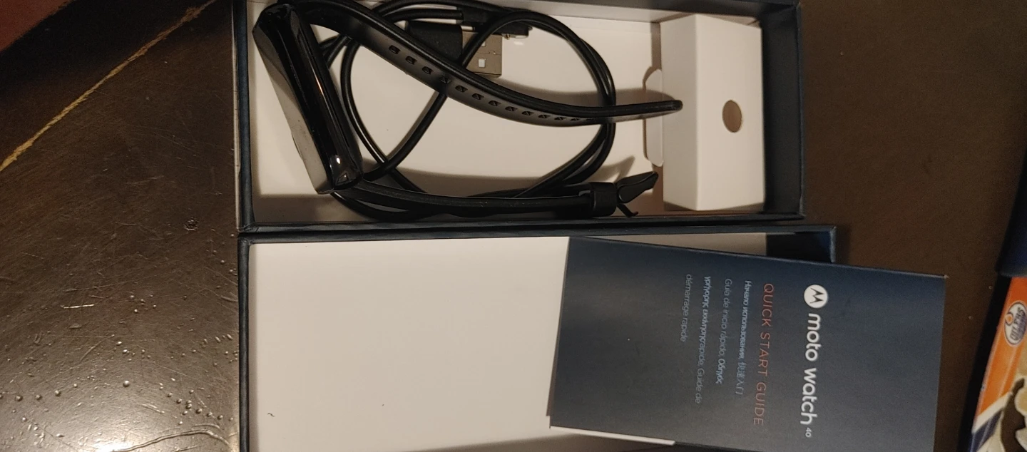 Moto Watch 40 Smartwatch - photo 2