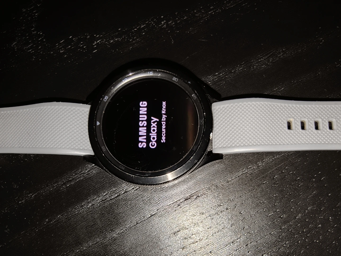 Samsung Galaxy Watch4 Classic, extra watch bands, charger