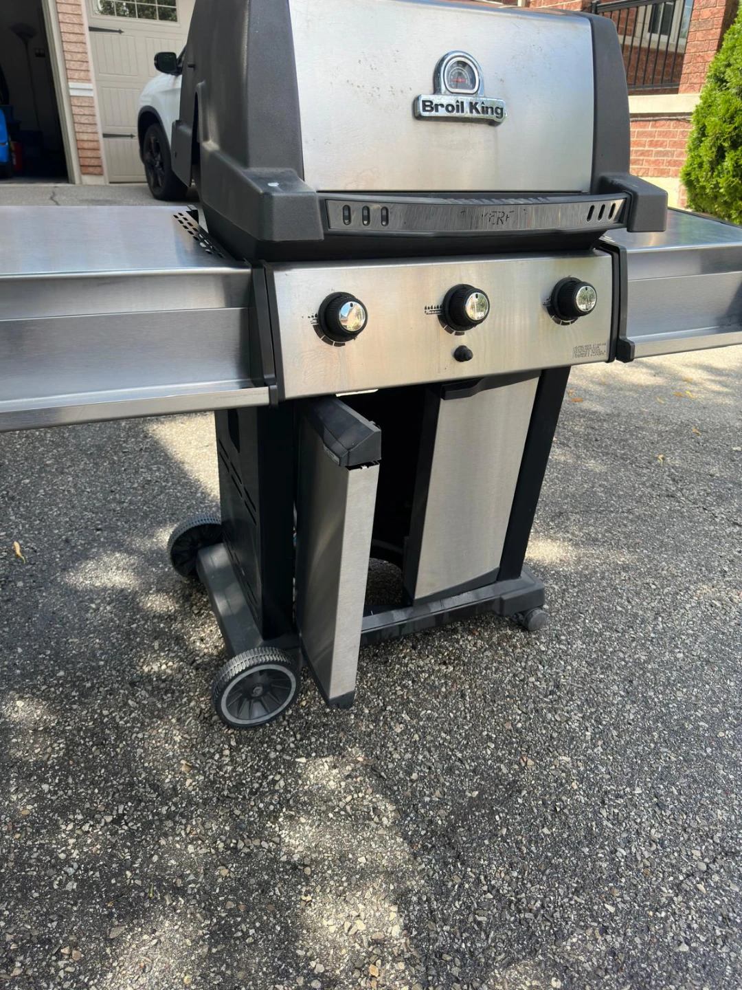Broil King Gas BBQ Grill - photo 3