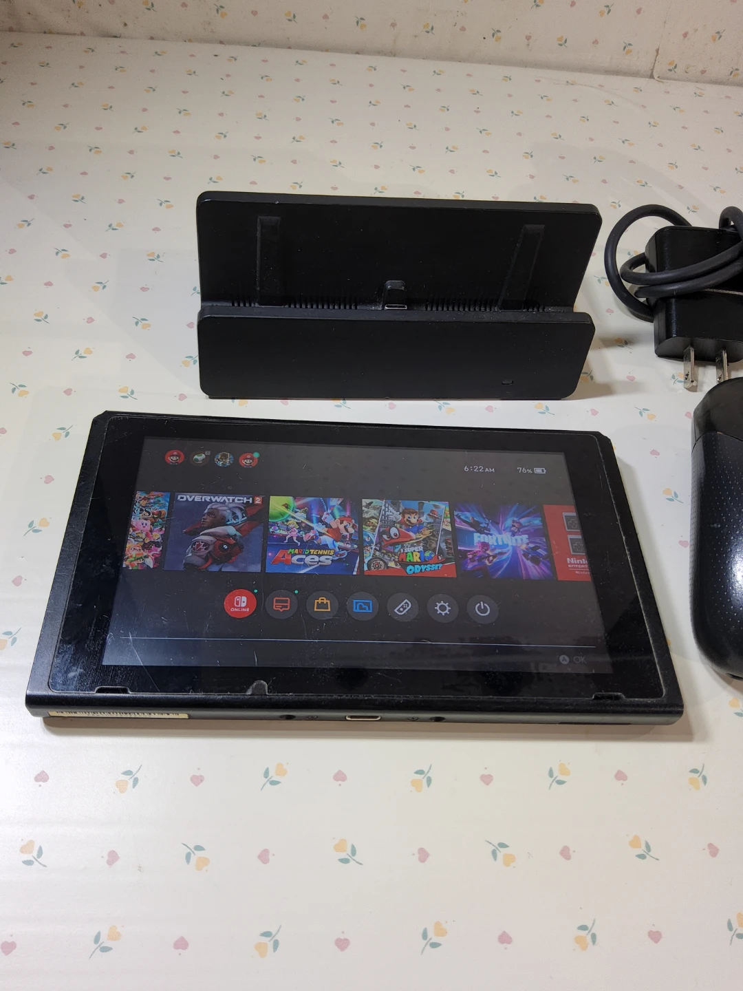 Nintendo Switch Console with Pro Controller and Dock with games - photo 3