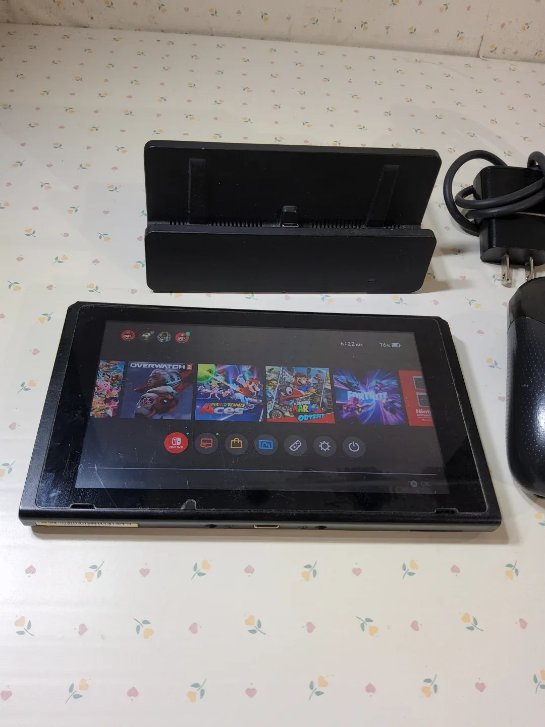 Nintendo Switch Console with Pro Controller and Dock with games - photo 3