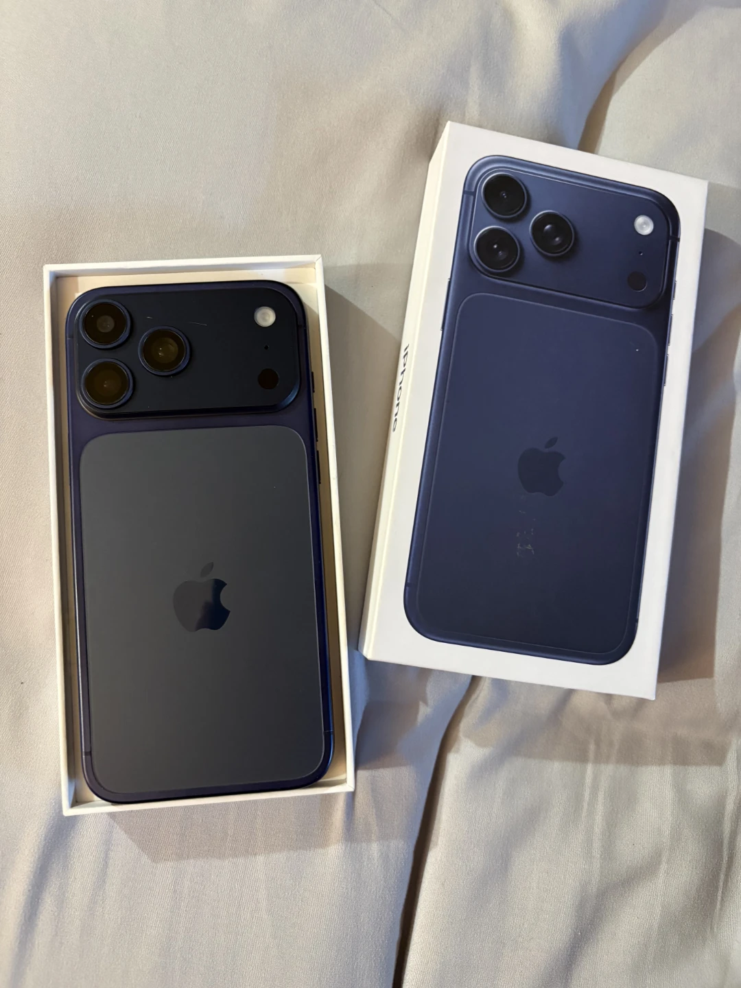 Apple iPhone 17Pro Max Deep Blue 256GB - photo 3