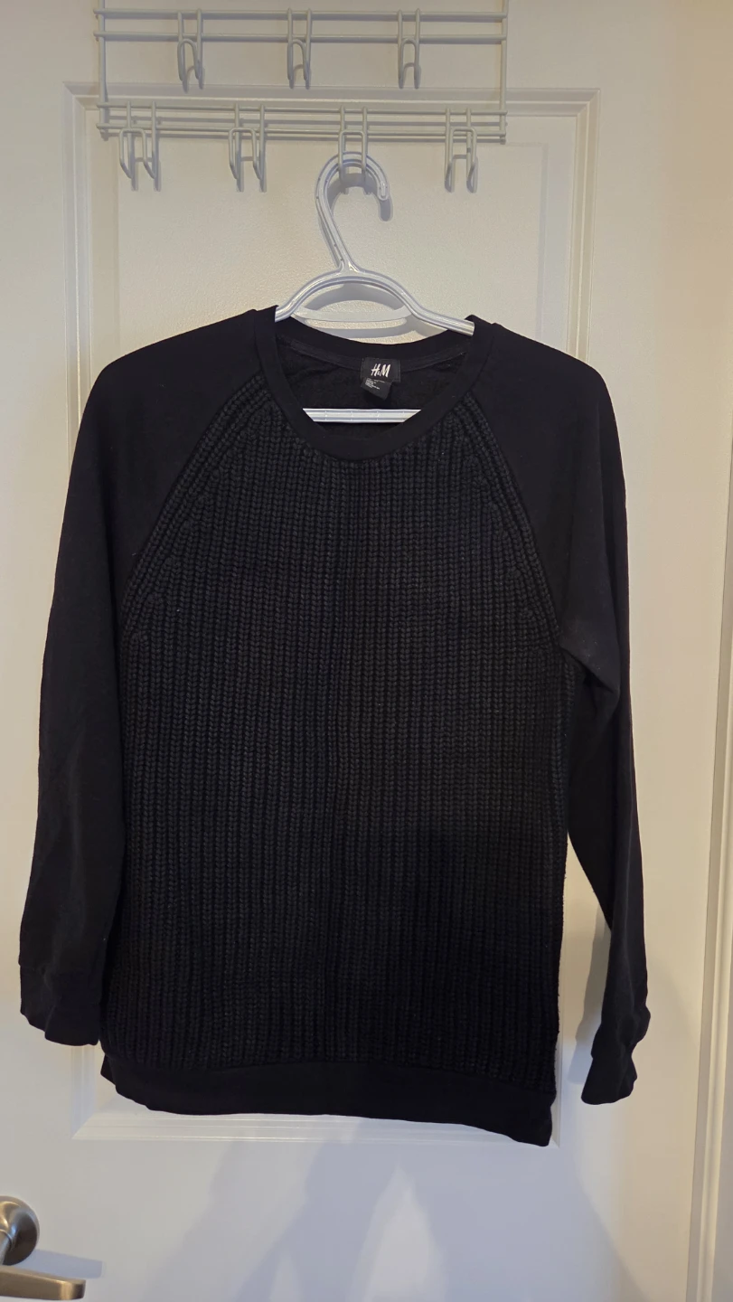H&M Black Knit Crewneck Sweatshirt