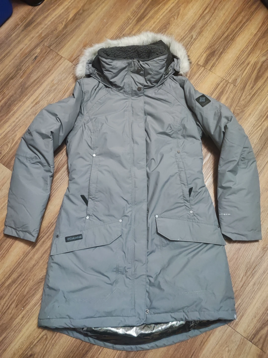 Columbia Women's Winter Jacket - Medium