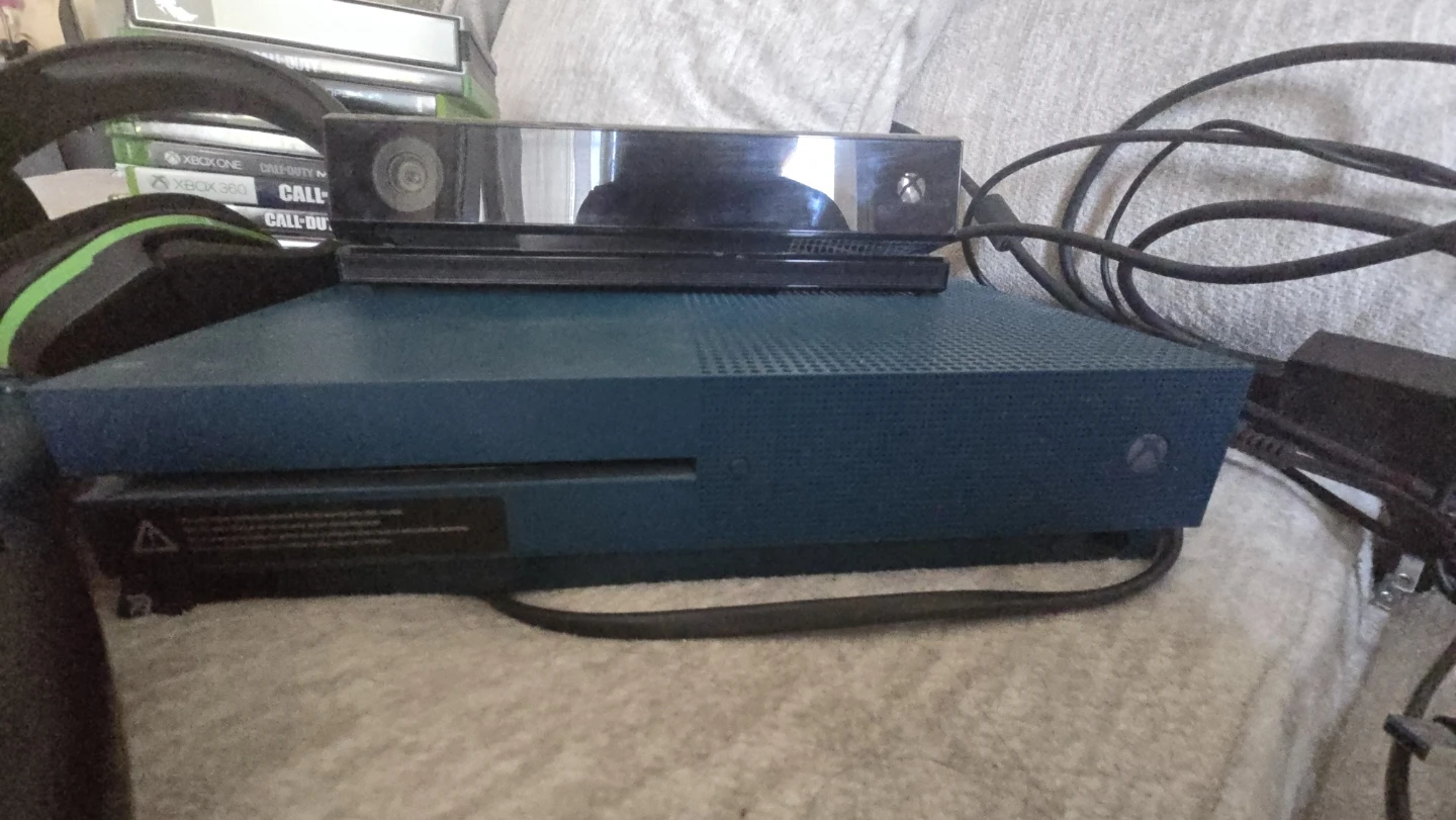 Xbox One S Console Bundle with Kinect and Games - photo 5