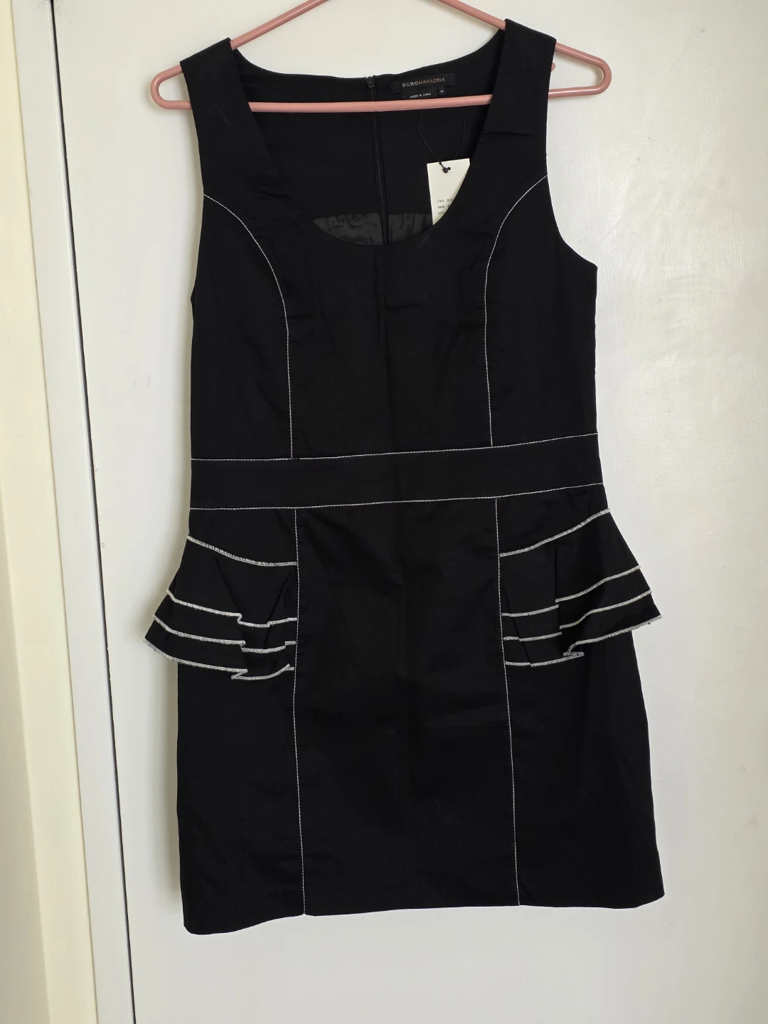 New tagged BCBG MAXAZRIA Black Dress - Size M - photo 2