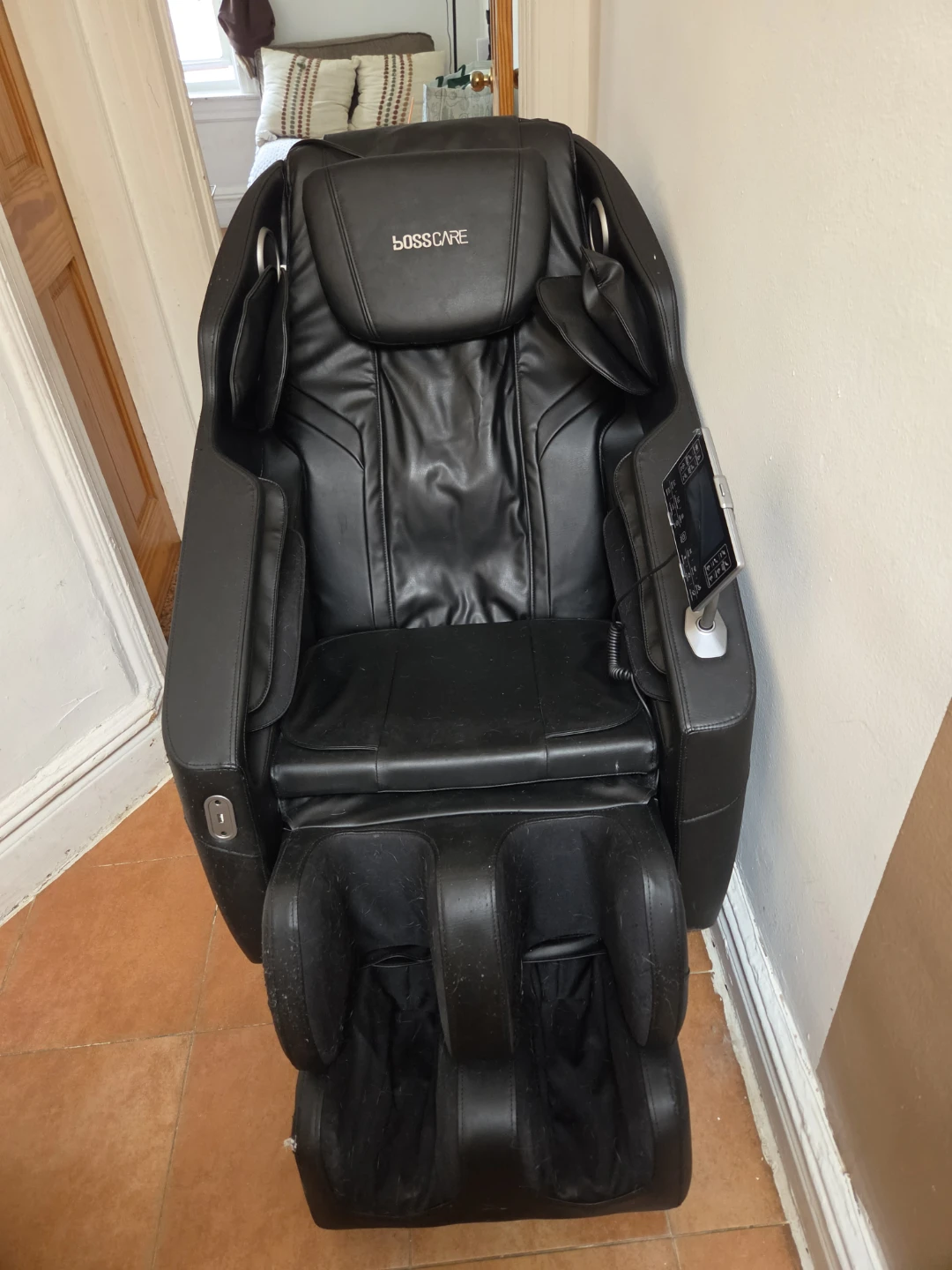BOSSCARE Full Body Massage Chair - photo 3