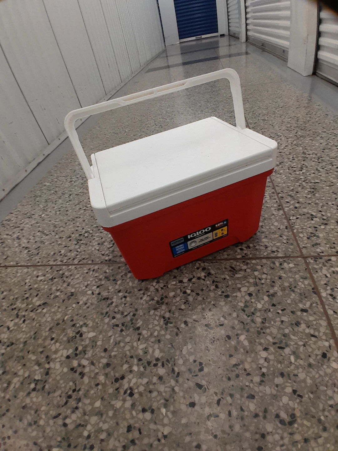 Igloo Laguna 9 Cooler 8 Liter Capacity - photo 3