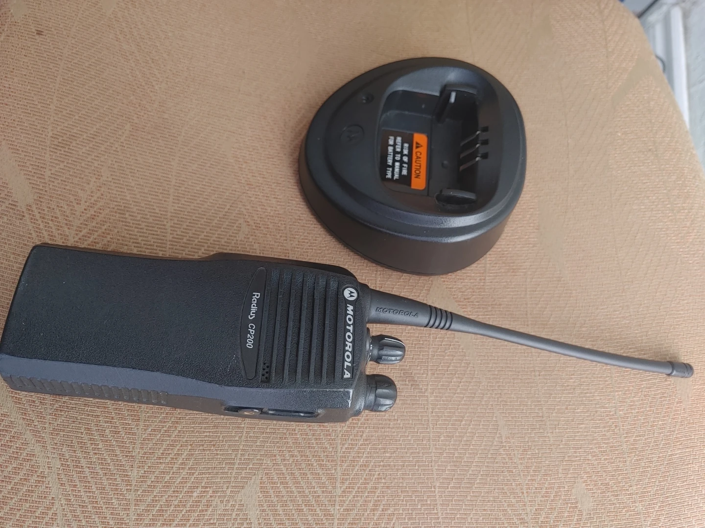MOTOROLA RADIUS CP200 UHF Two Way Radio with Charger - photo 3