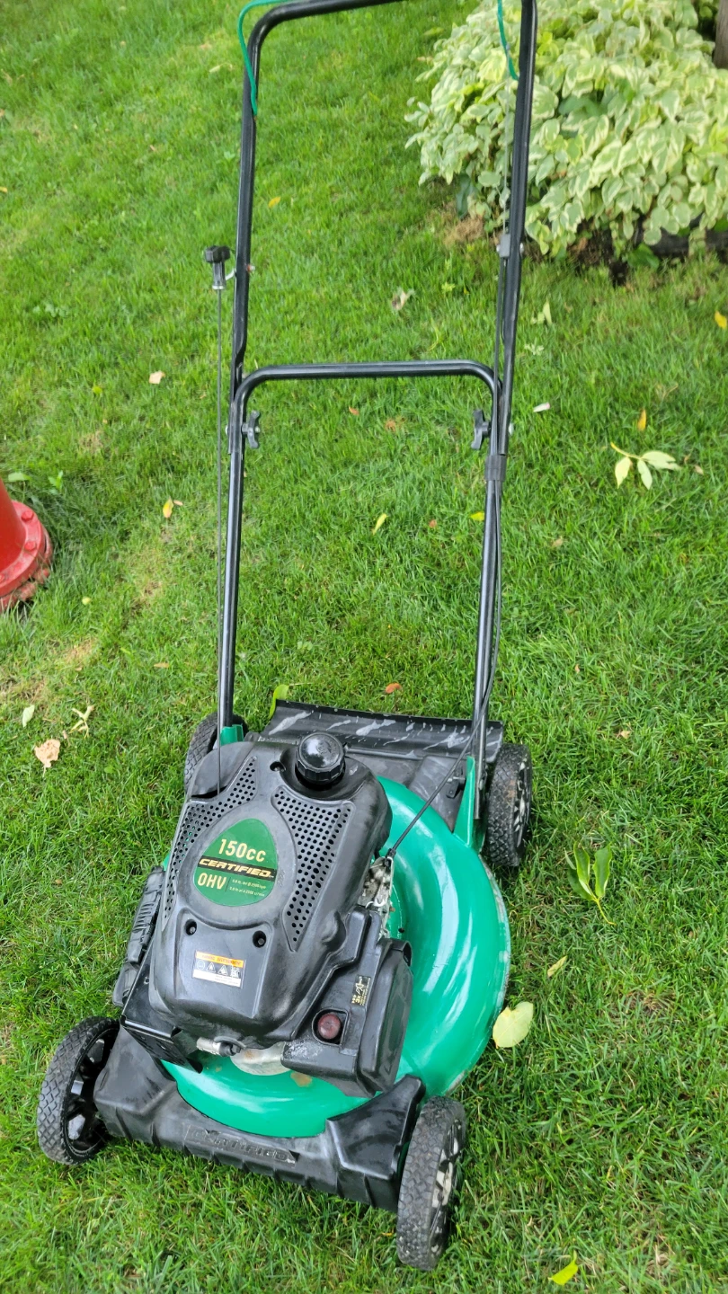 150cc OHV Gas Lawn Mower runs like new - photo 2