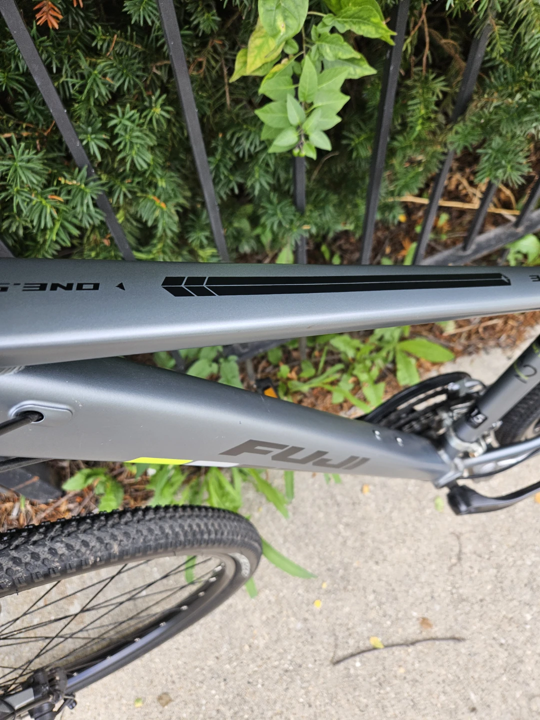 Fuji Traverse Hybrid Bike - photo 5