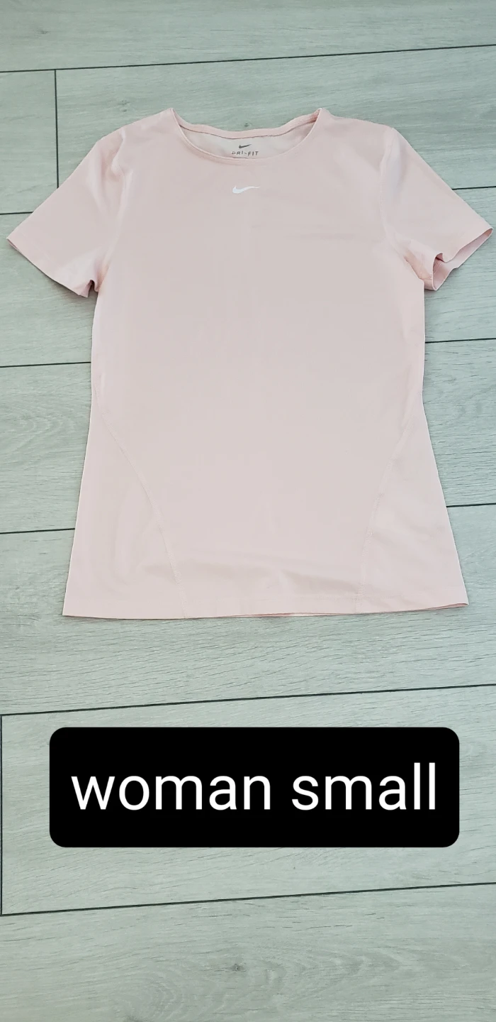 Nike Dri-FIT Women's T-Shirt - Small - Pink