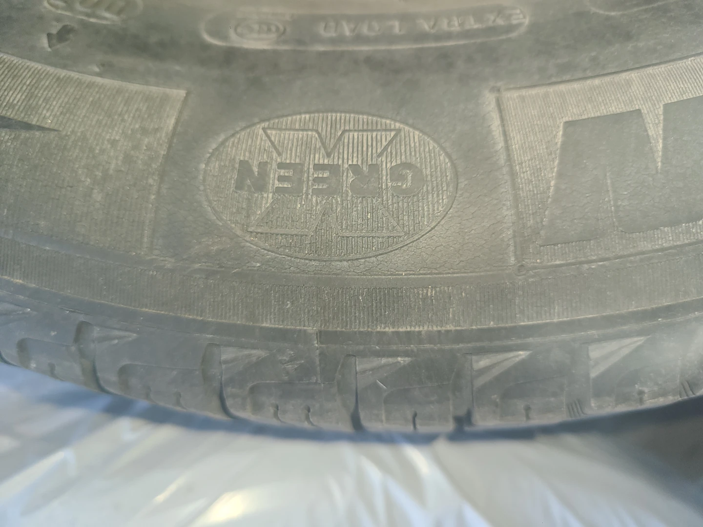 Michelin X-Ice Winter Tire Made in Spain 215/60 R16 99H - photo 4
