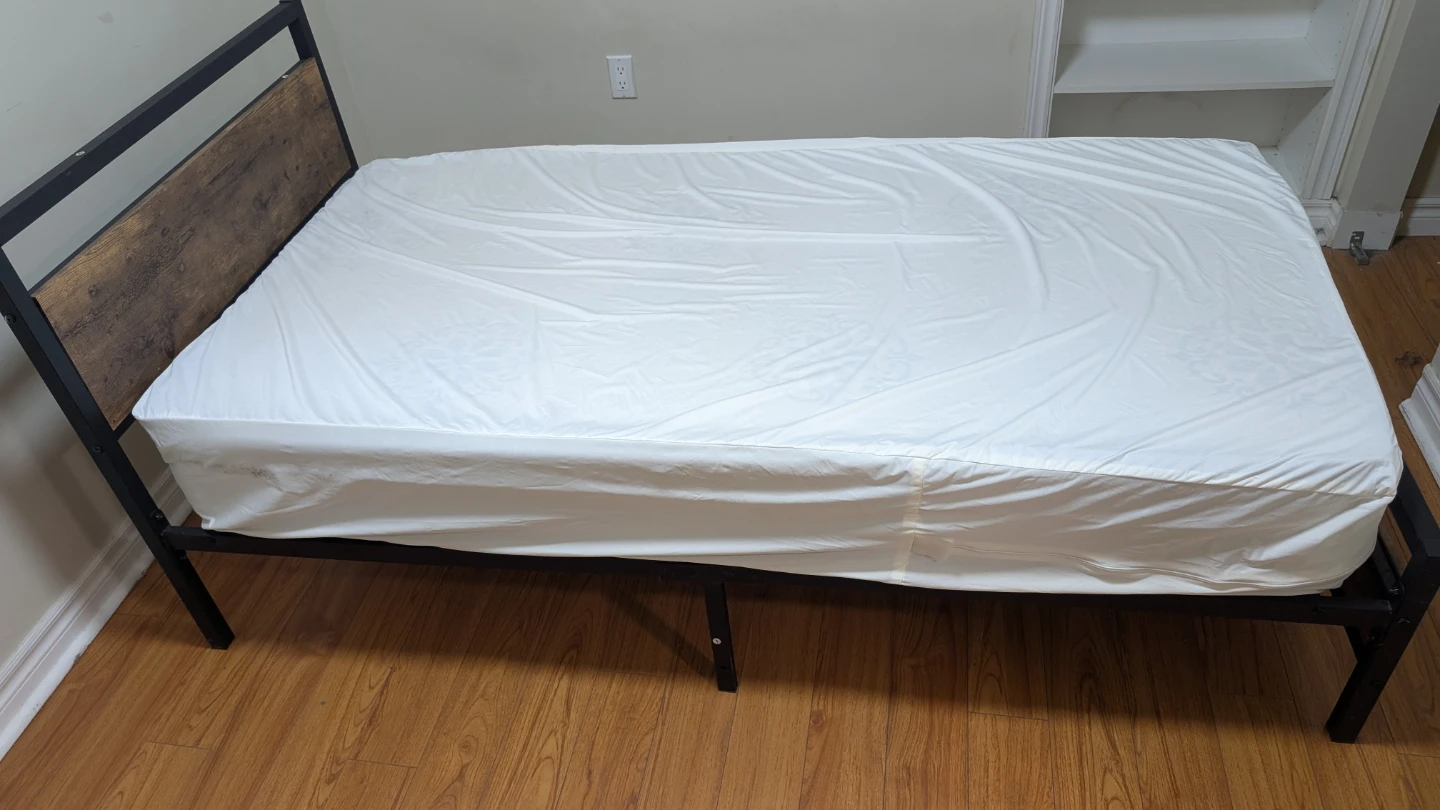 Twin Metal bed with Mattress