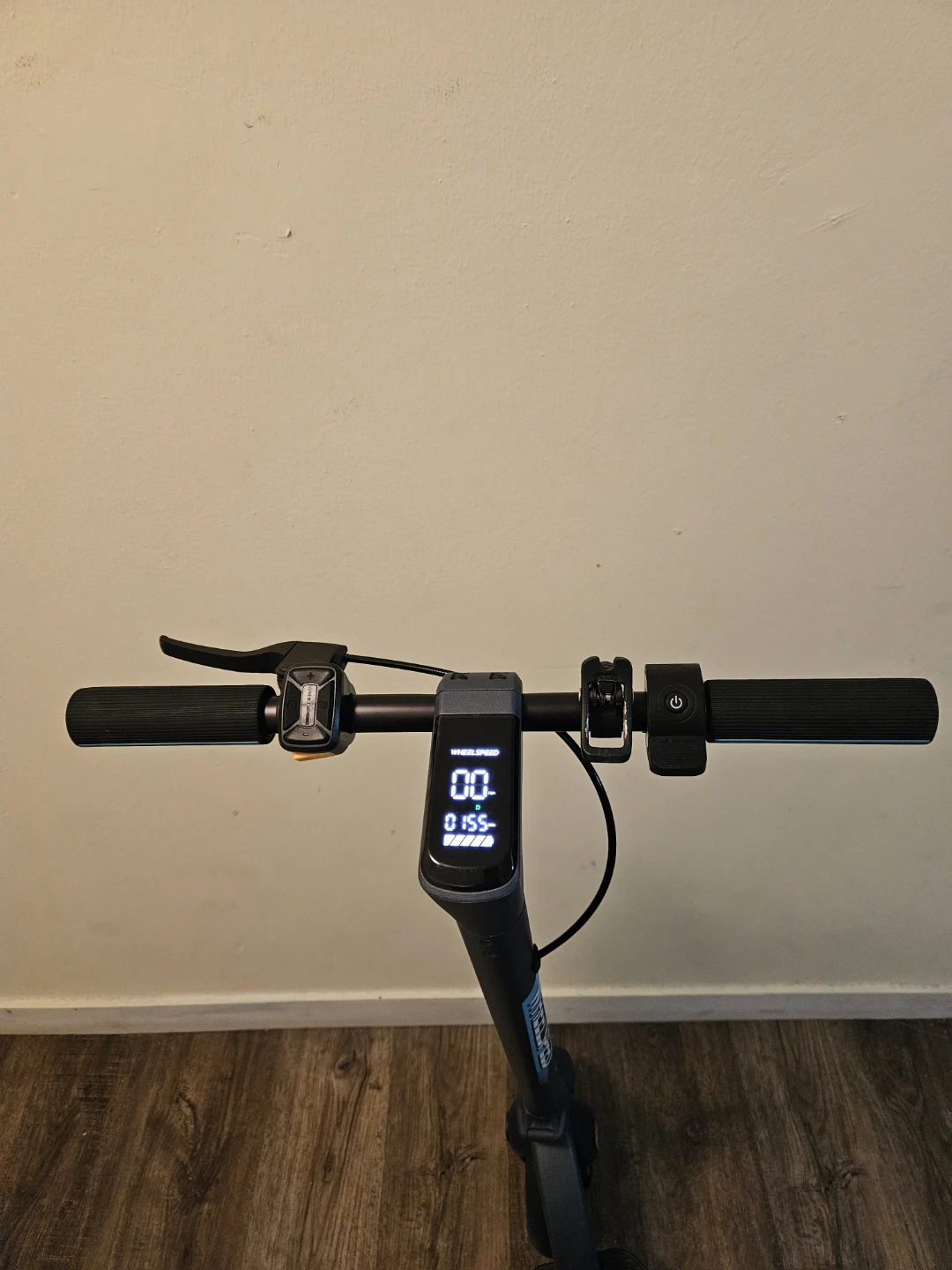 Wheelspeed Electric Scooter for Adults – Excellent Condition - photo 3