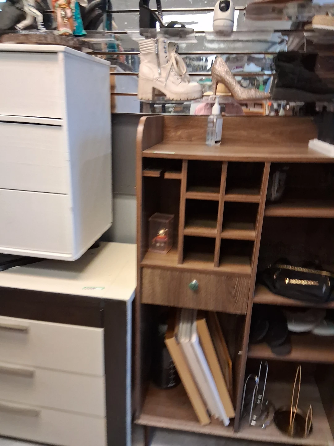 tienda de segunda mano precios diferentes  camas salas