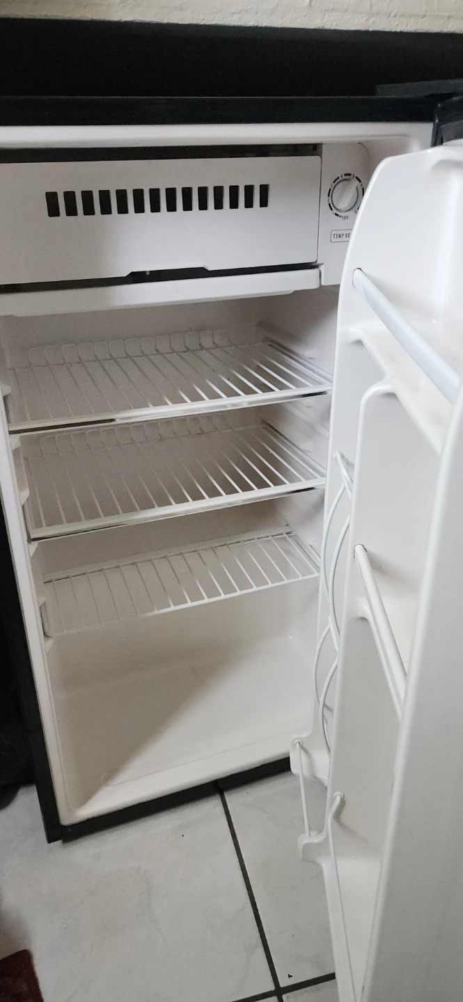 Black Avanti Mini Fridge - photo 3