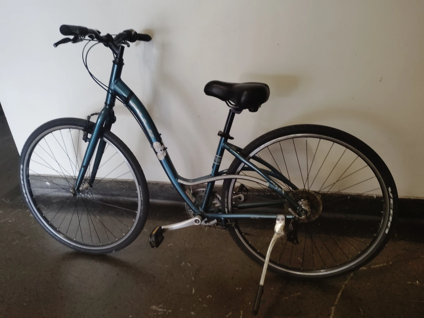 FUJI Hybrid Bike - photo 3