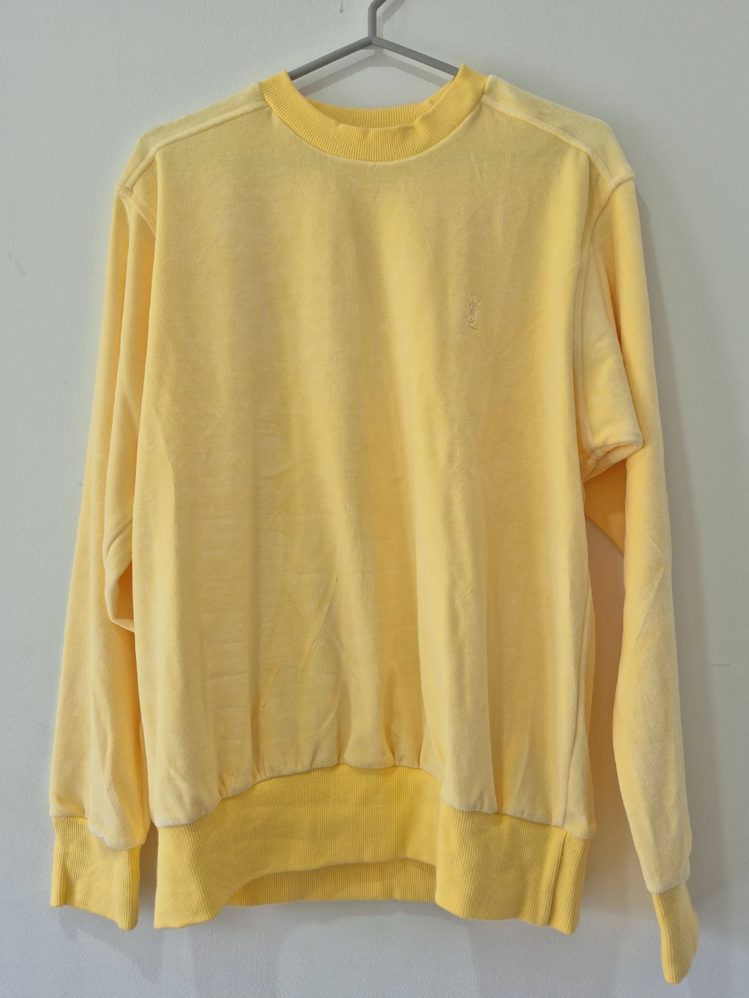 Yves Saint Laurent Yellow Velour Sweatshirt and Joggers Set - photo 5