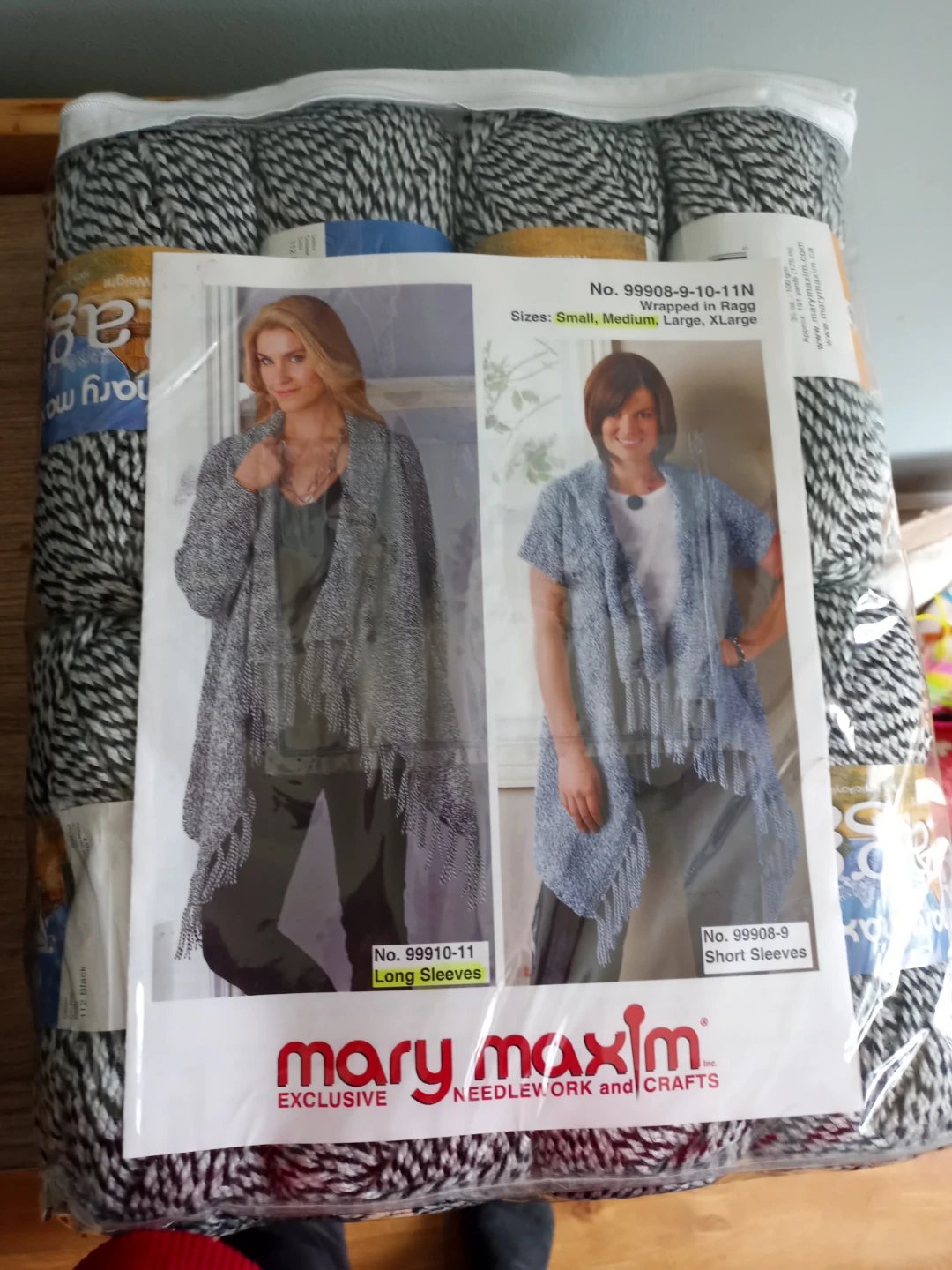 Mary Maxim Yarn & Pattern - Black & White