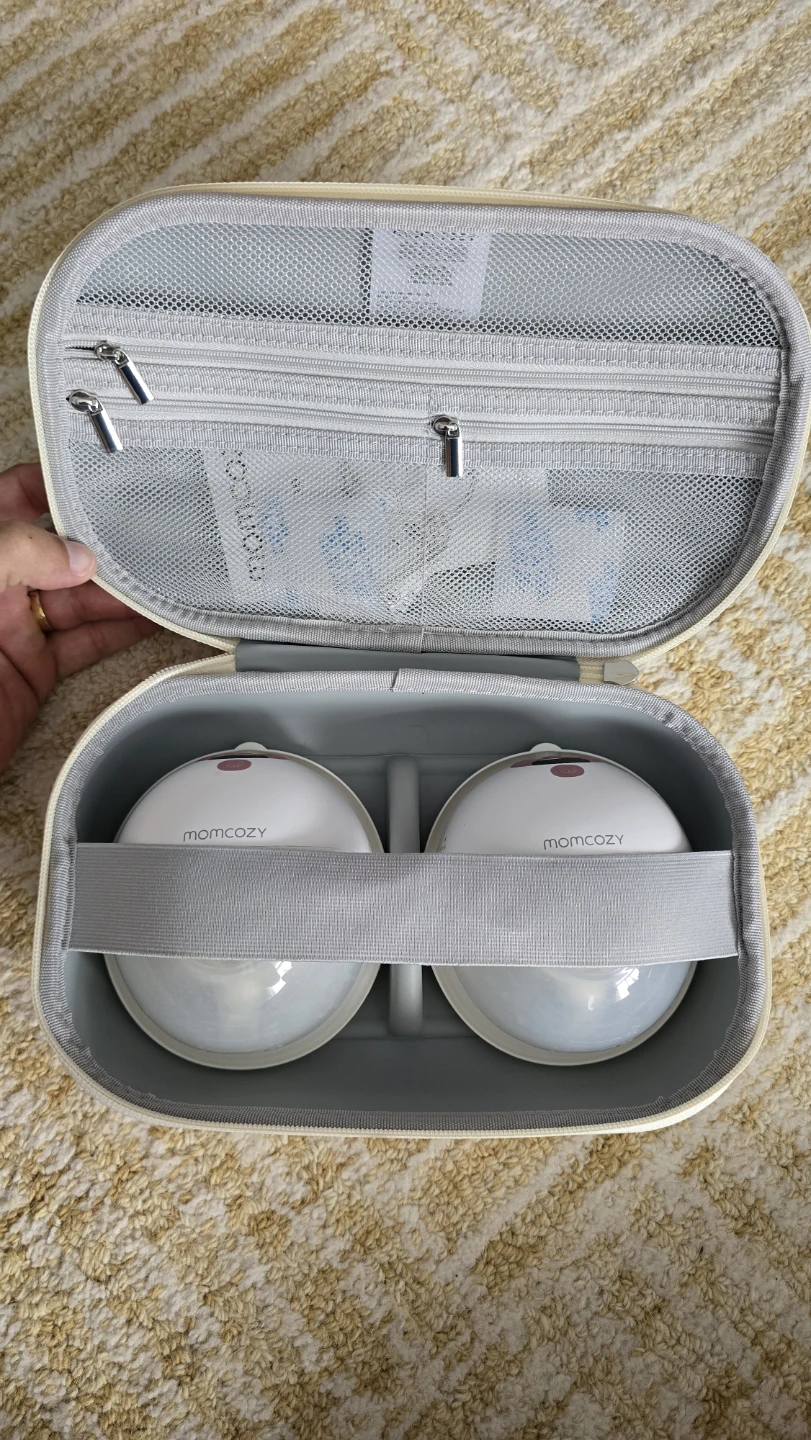 Momcozy Wearable Breast Pumps with Case