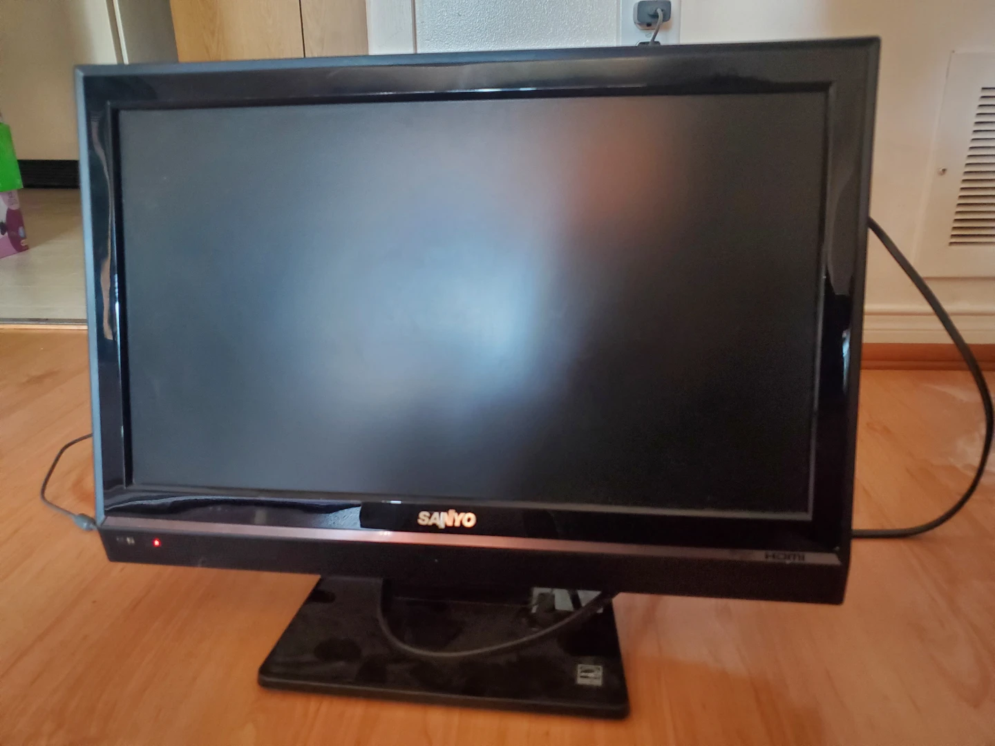 Sanyo LCD-19E35 19" Television Receiver