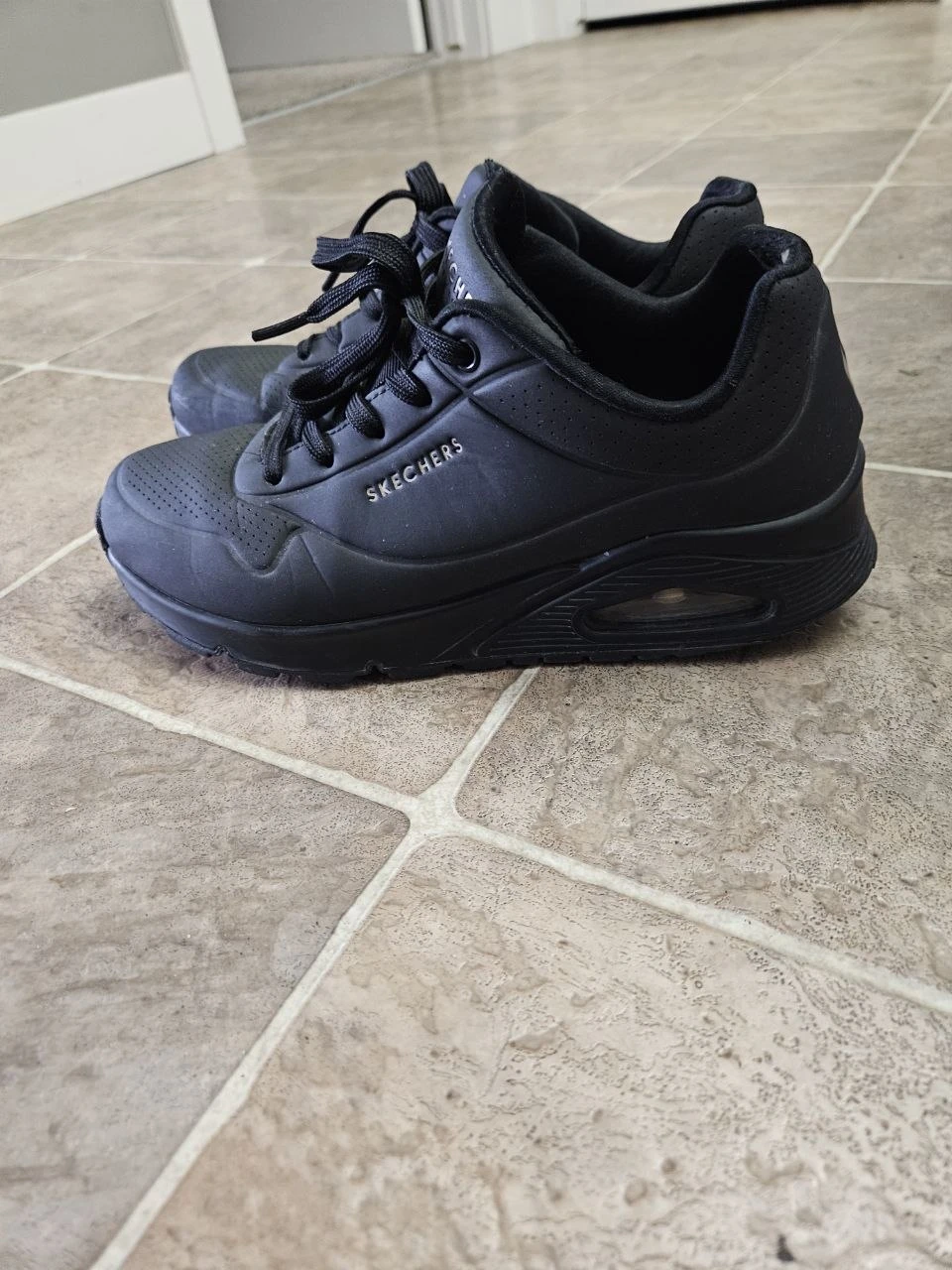 Skechers Women's Black Sneakers Size 8.5 - photo 2