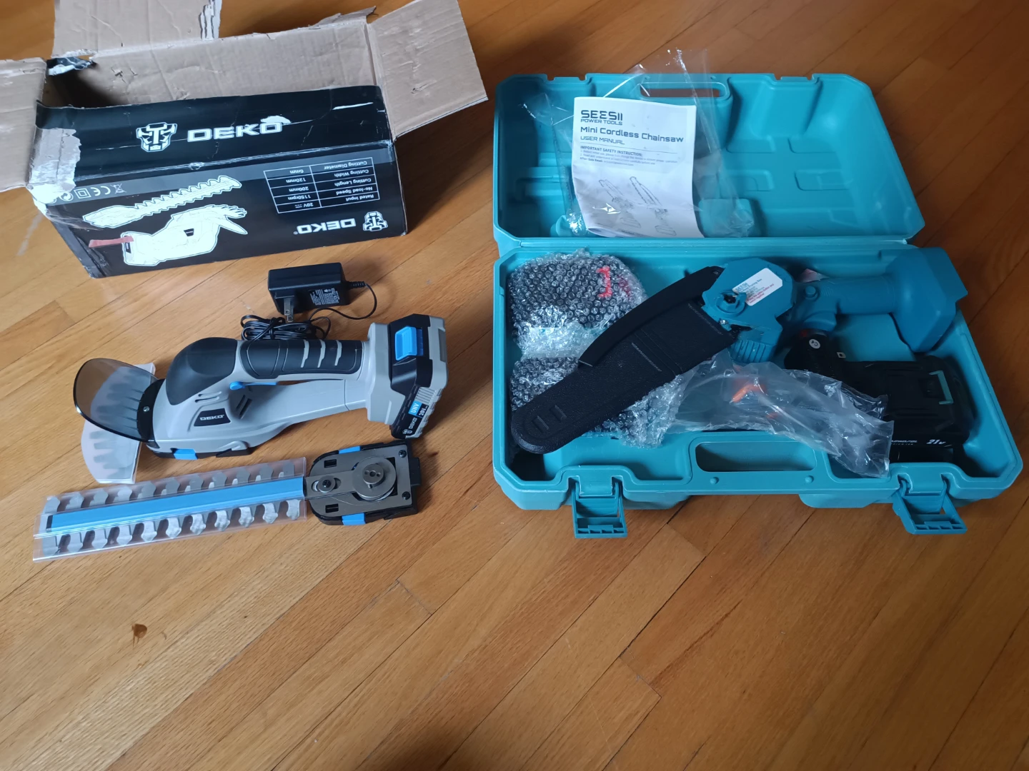 DEKO Cordless Hedge Trimmer and Mini Chainsaw Set
