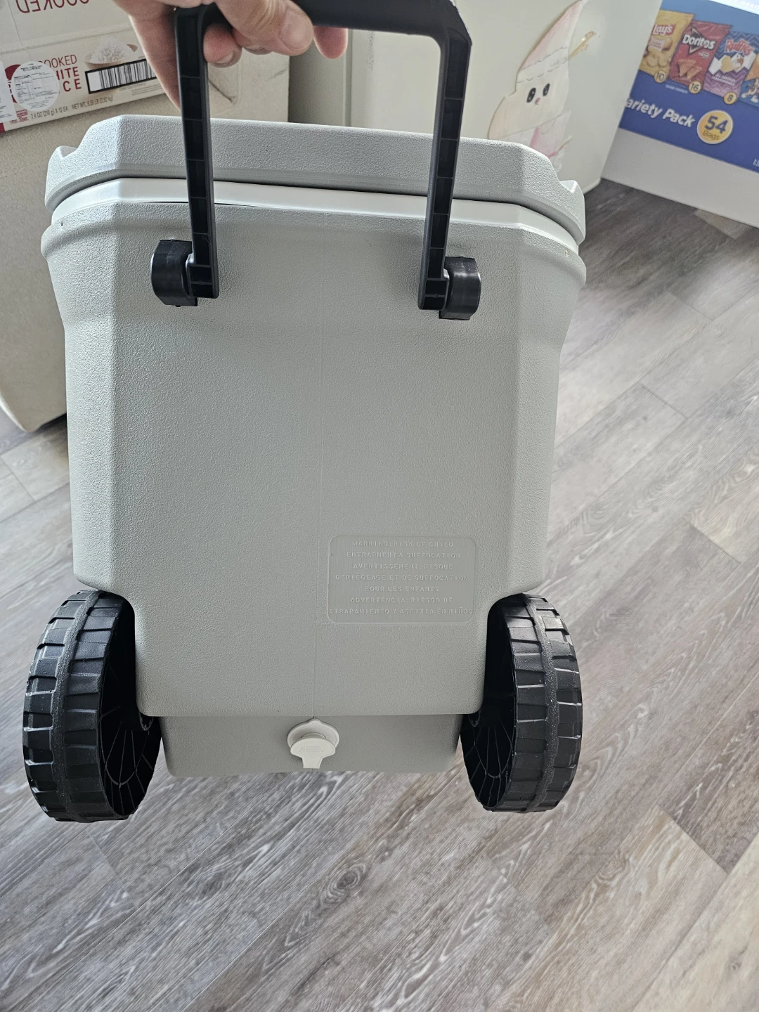 Coleman 316 Series 62-Quart Wheeled Cooler - photo 4