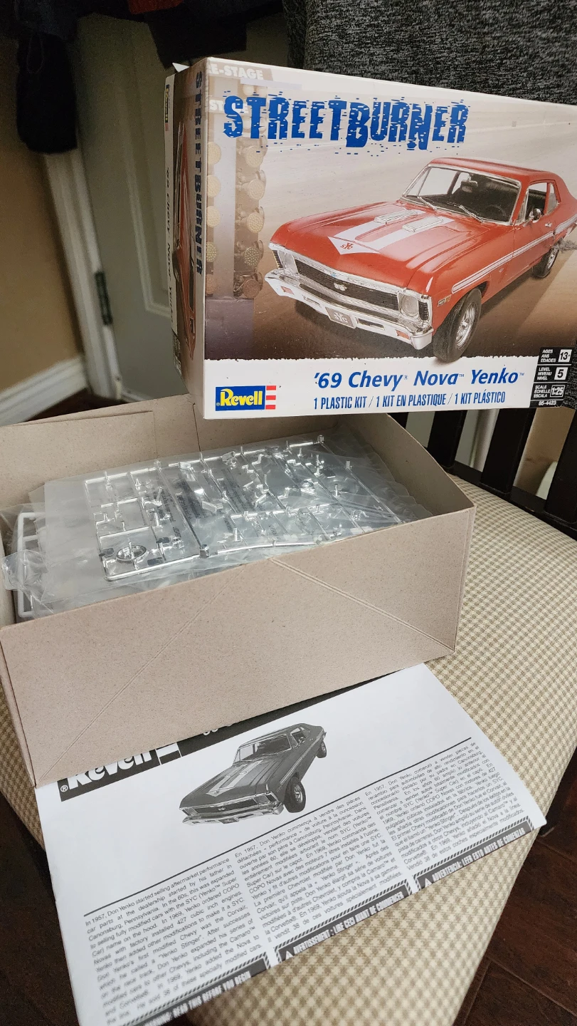 Revell model kits x2, paint brushes,glue included. - photo 4